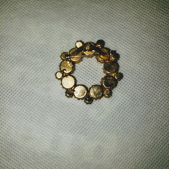 VINTAGE lot of 10 pins - Picture 3 of 5